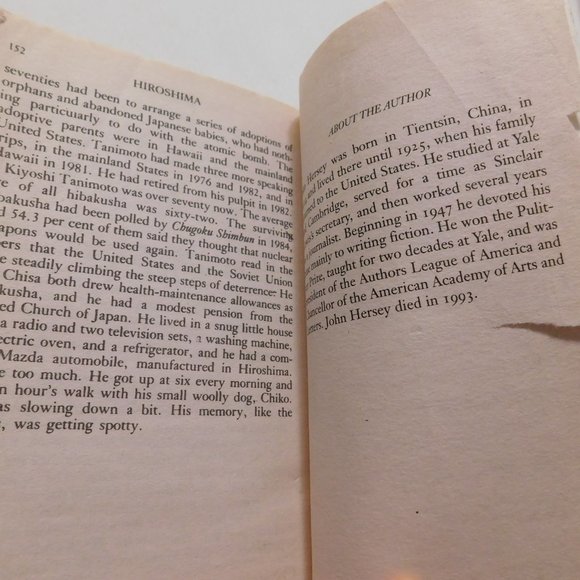 Hiroshima by John Hersey First Vintage Books Edition 1989 Paperback - Picture 8 of 11